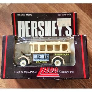 Hershey's Chocolate Diecast Transport Bus Lledo New Old Stock in Box